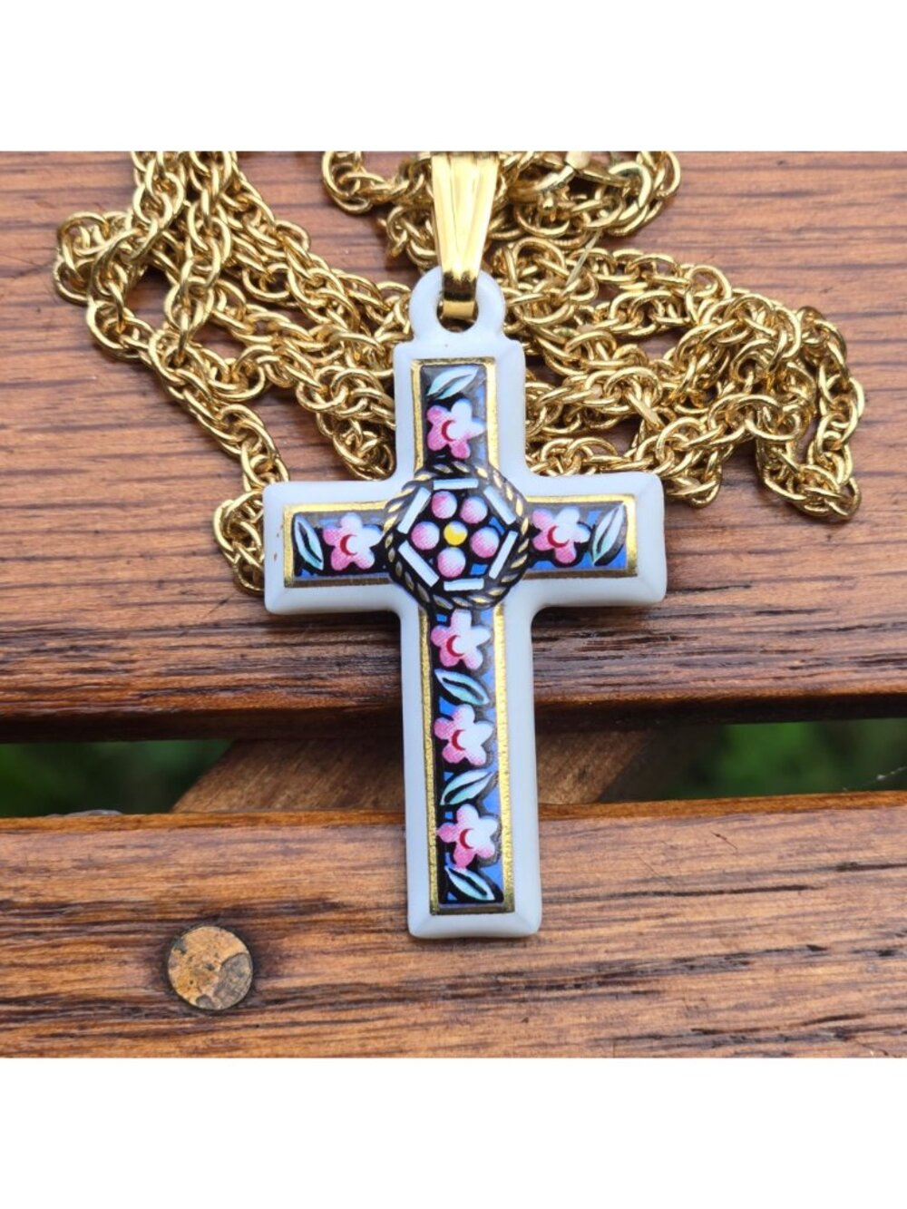 Vintage Ceramic Cross Pendant Necklace With Floral Painted Design & Gold-Tone Ch - Picture 4 of 12